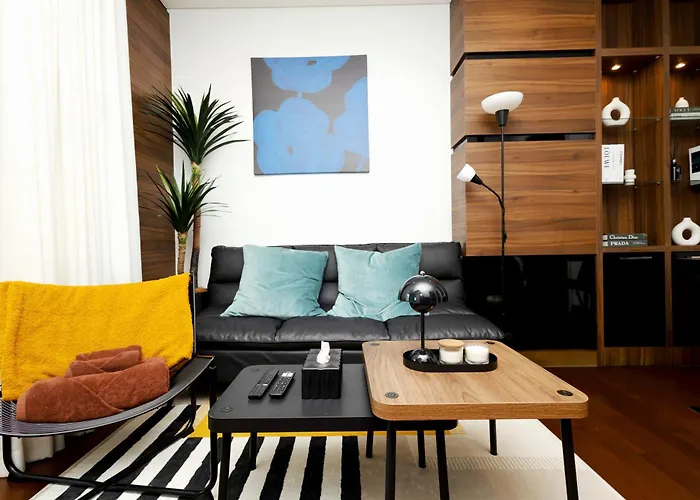 New 5min Thonglo Bts, Pool, Fitness 4 Guests Max Near Emsphere, Emquartier Апартаменты