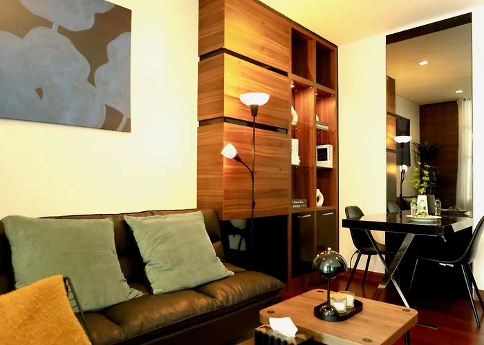 Апартаменты New 5min Thonglo Bts, Pool, Fitness 4 Guests Max Near Emsphere, Emquartier
