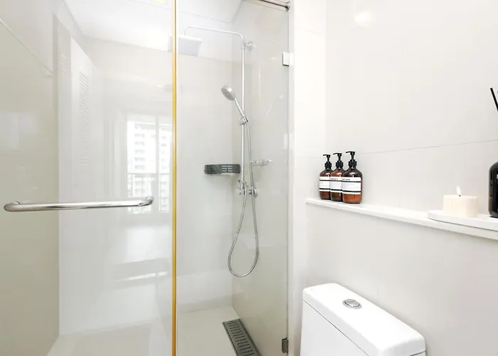 New 5min Thonglo Bts, Pool, Fitness 4 Guests Max Near Emsphere, Emquartier *