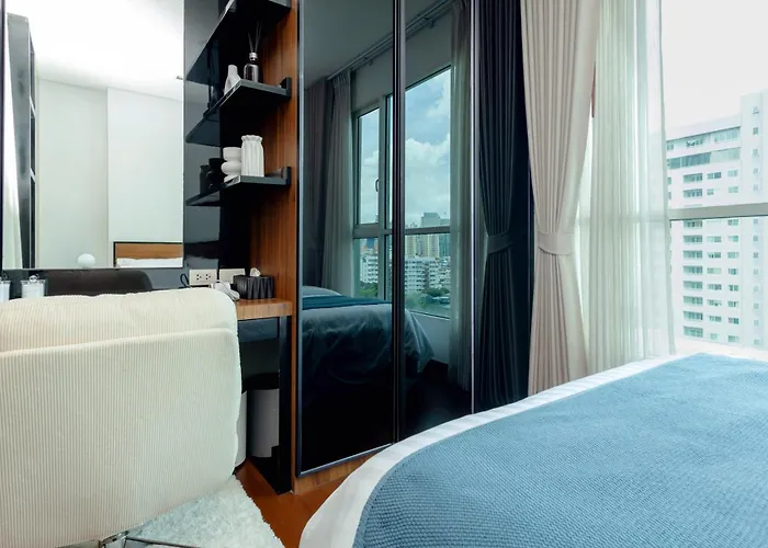 Апартаменты New 5min Thonglo Bts, Pool, Fitness 4 Guests Max Near Emsphere, Emquartier Бангкок