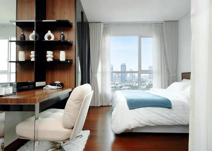 Апартаменты New 5min Thonglo Bts, Pool, Fitness 4 Guests Max Near Emsphere, Emquartier