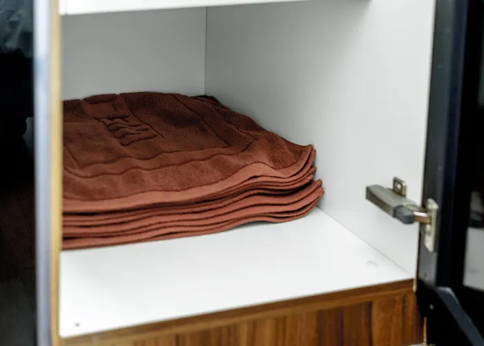 New 5min Thonglo Bts, Pool, Fitness 4 Guests Max Near Emsphere, Emquartier